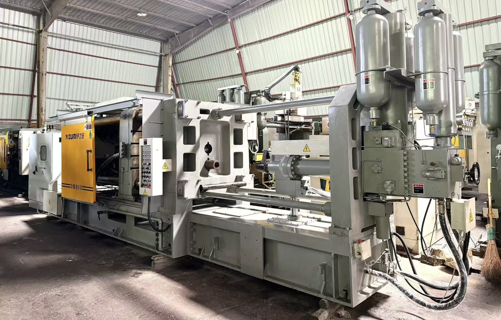 second hand 800T die casting machine