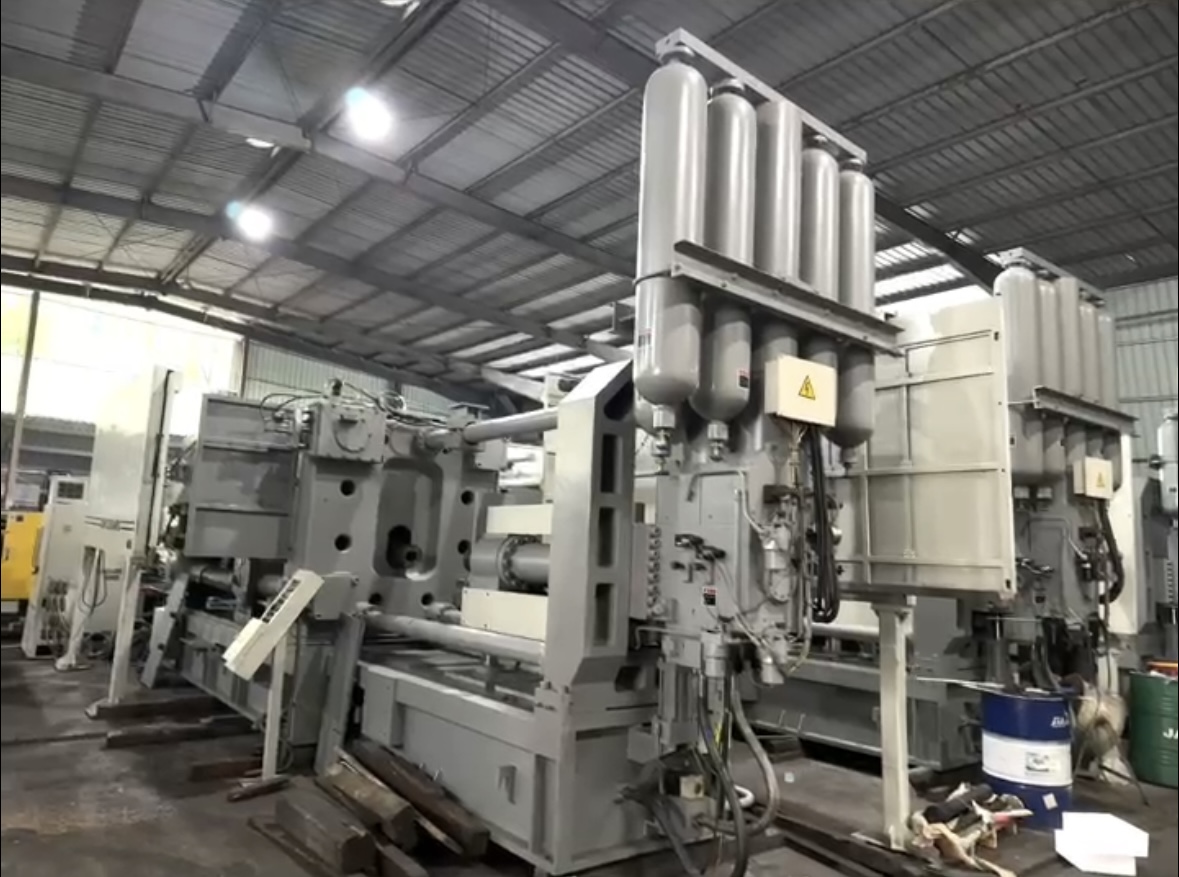 second hand 1250T die casting machine